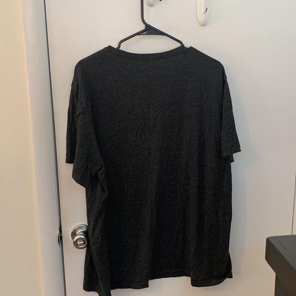 Mens old navy graphic tee - Picture 3 of 3